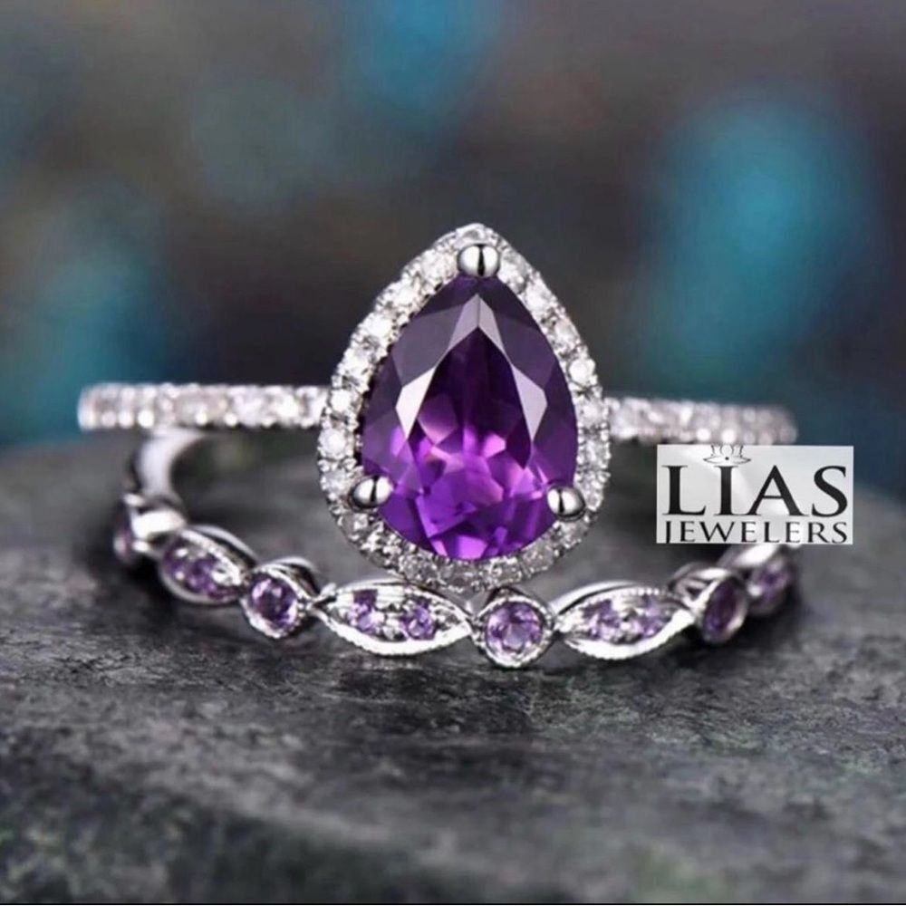 New 18k white gold wedding ring set